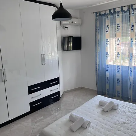 Aos Apartment